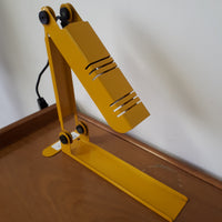 Lampada da tavolo Nana gialla design Carlo Nason