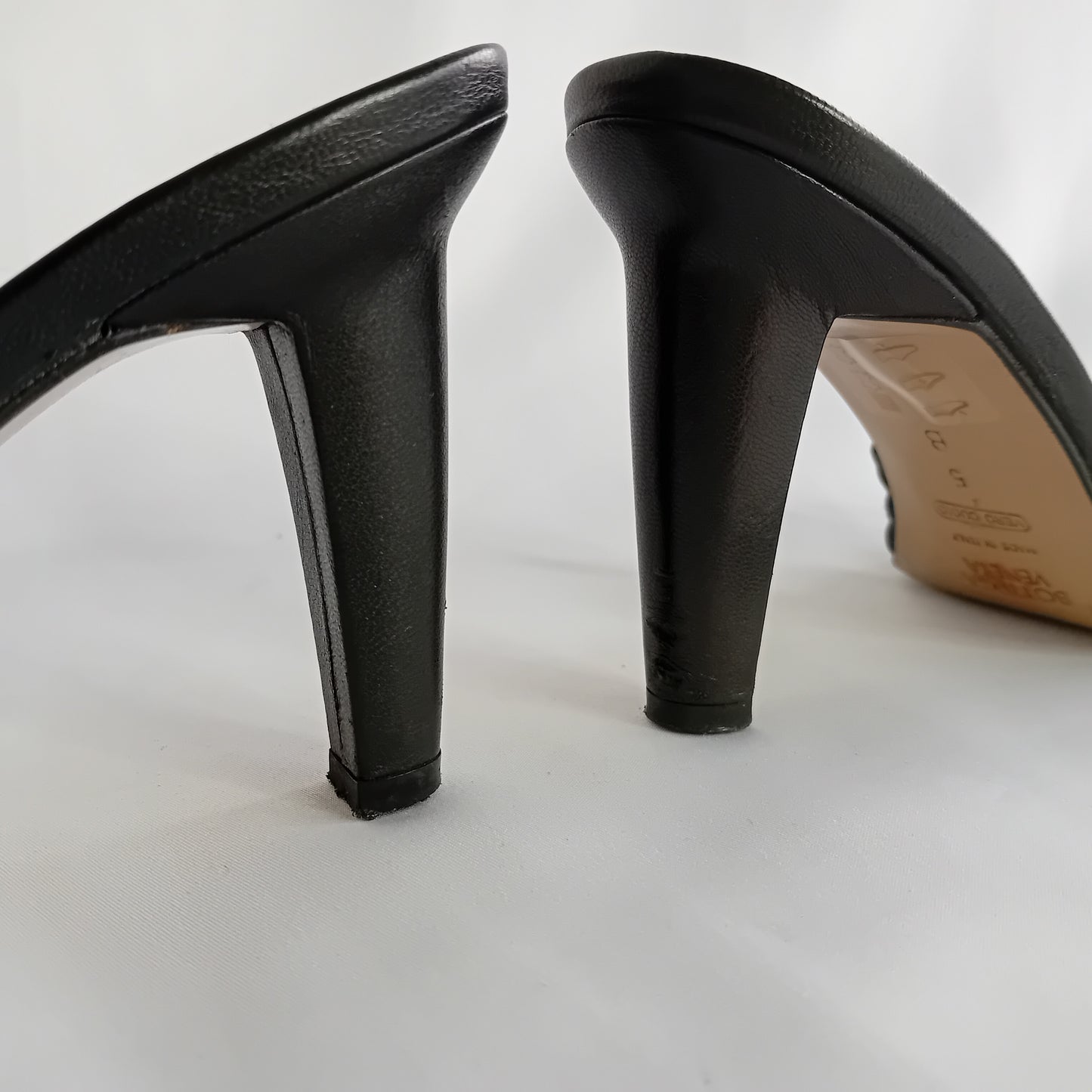 Mules BOTTEGA VENETA
