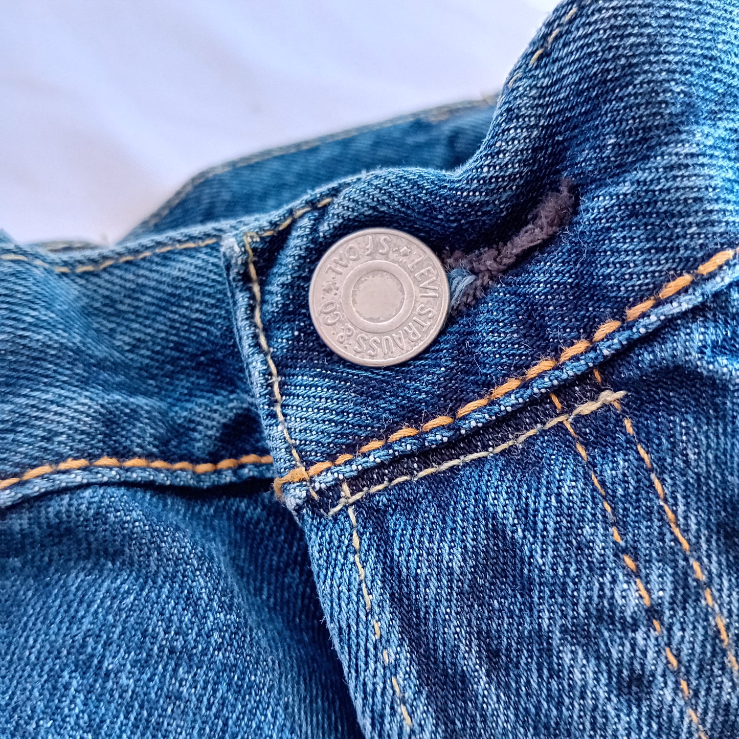 Levi's jeans scuri