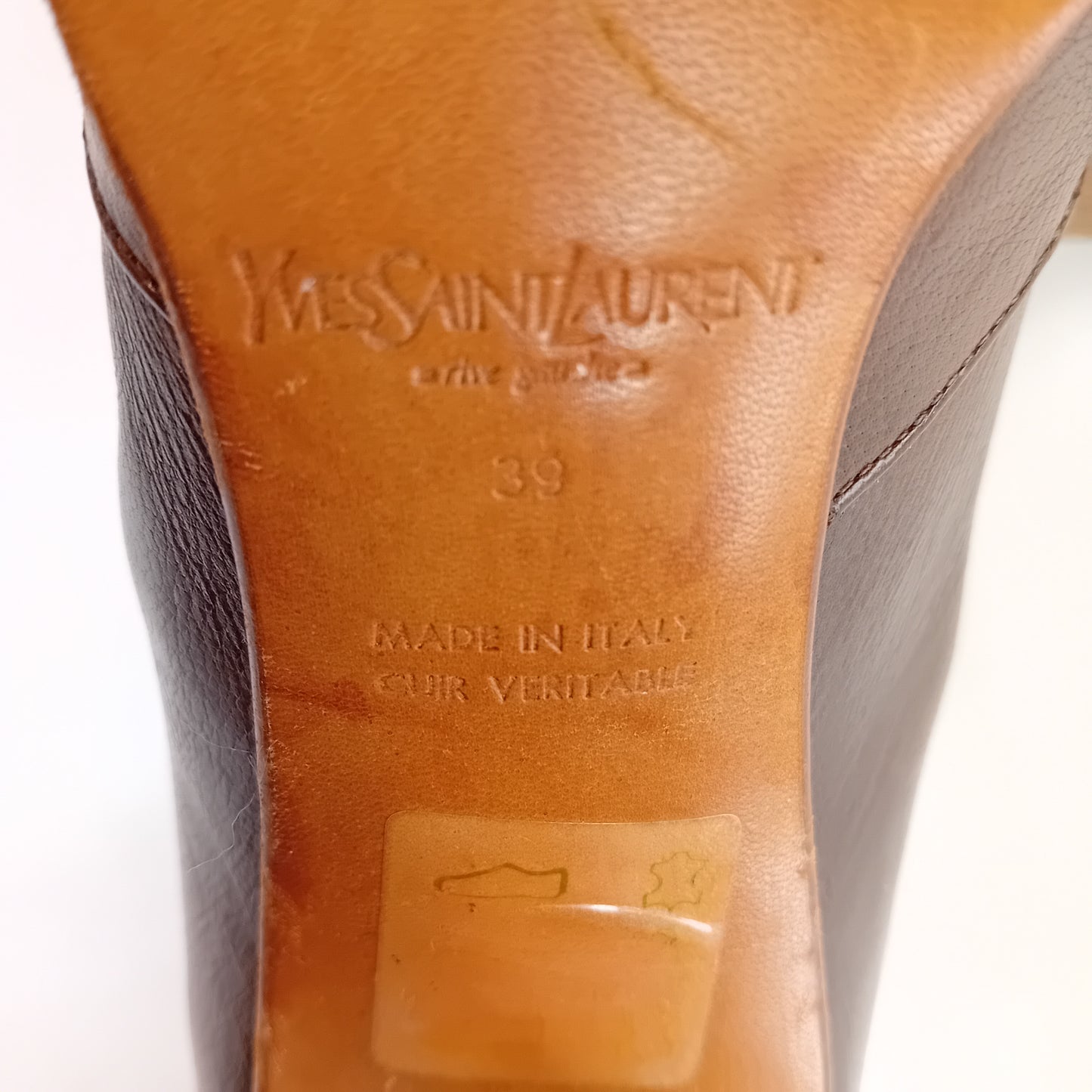 Yves Saint Laurent Pump