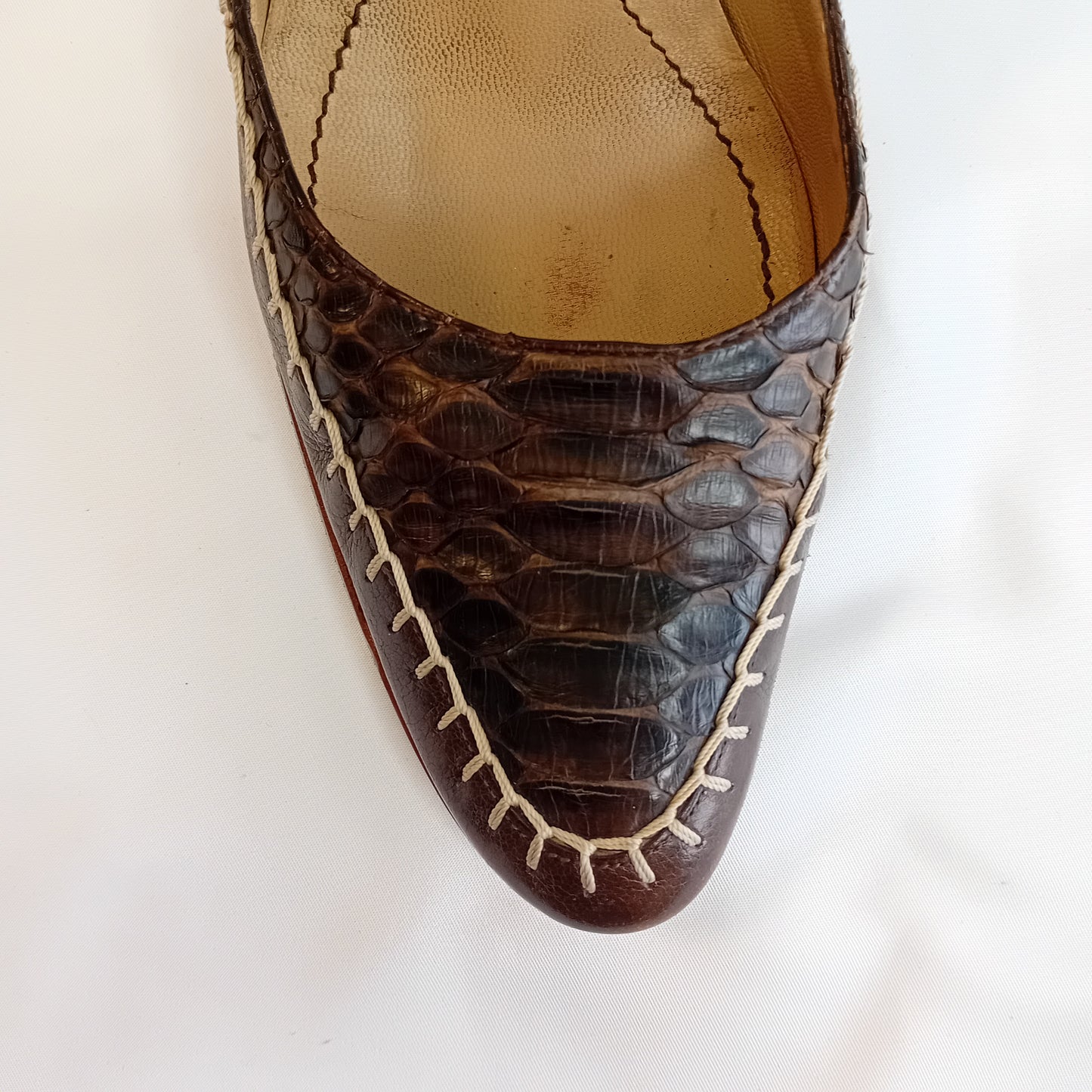 Yves Saint Laurent Pump