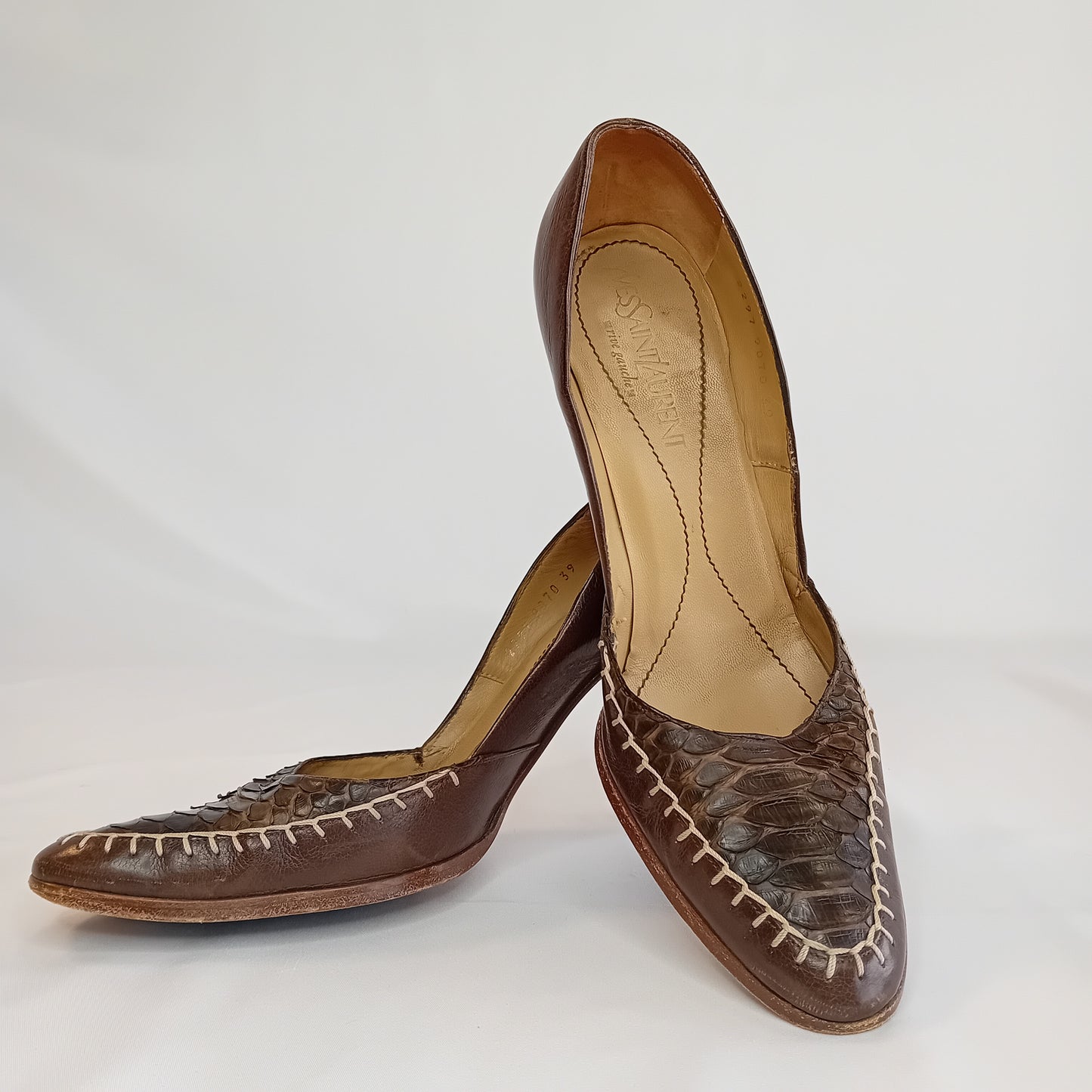Yves Saint Laurent Pump