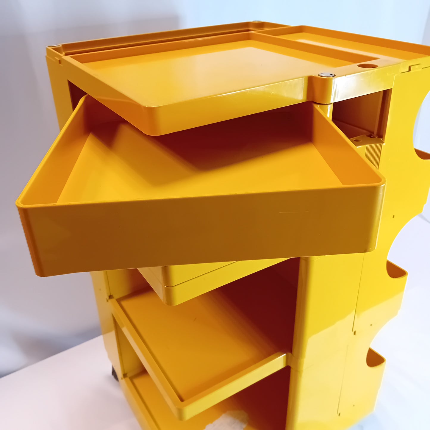 Tavolino Boby giallo - Joe Colombo
