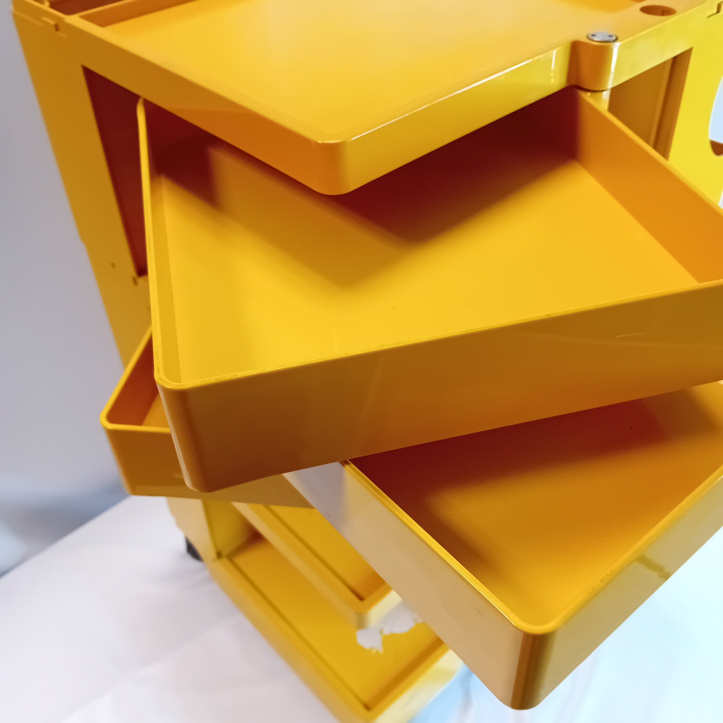 Tavolino Boby giallo - Joe Colombo