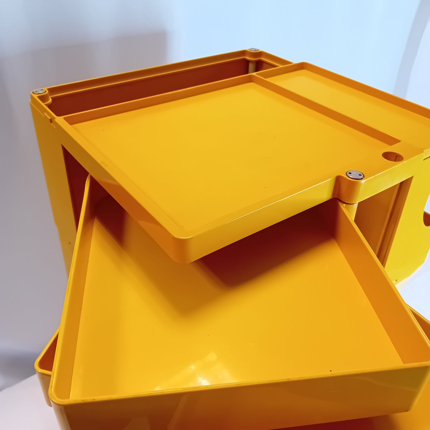 Tavolino Boby giallo - Joe Colombo