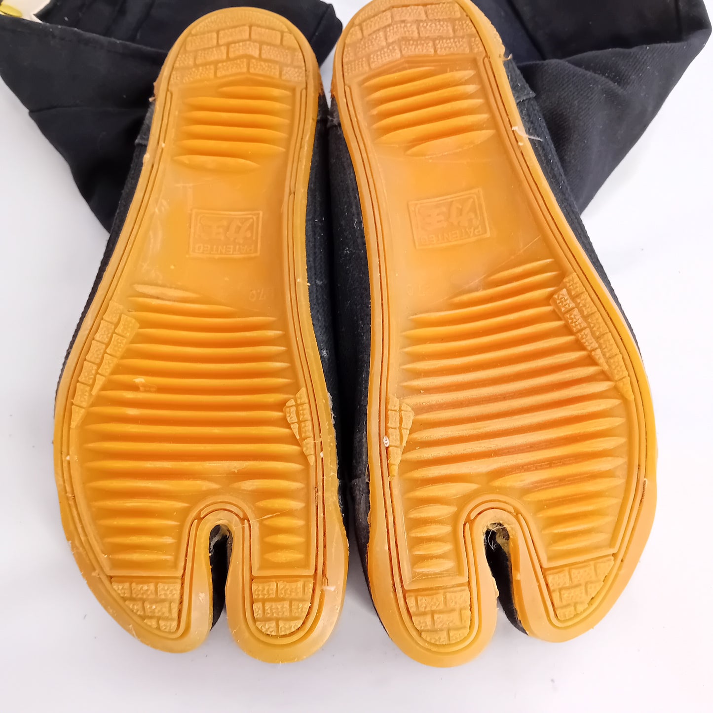 Samurai shoes