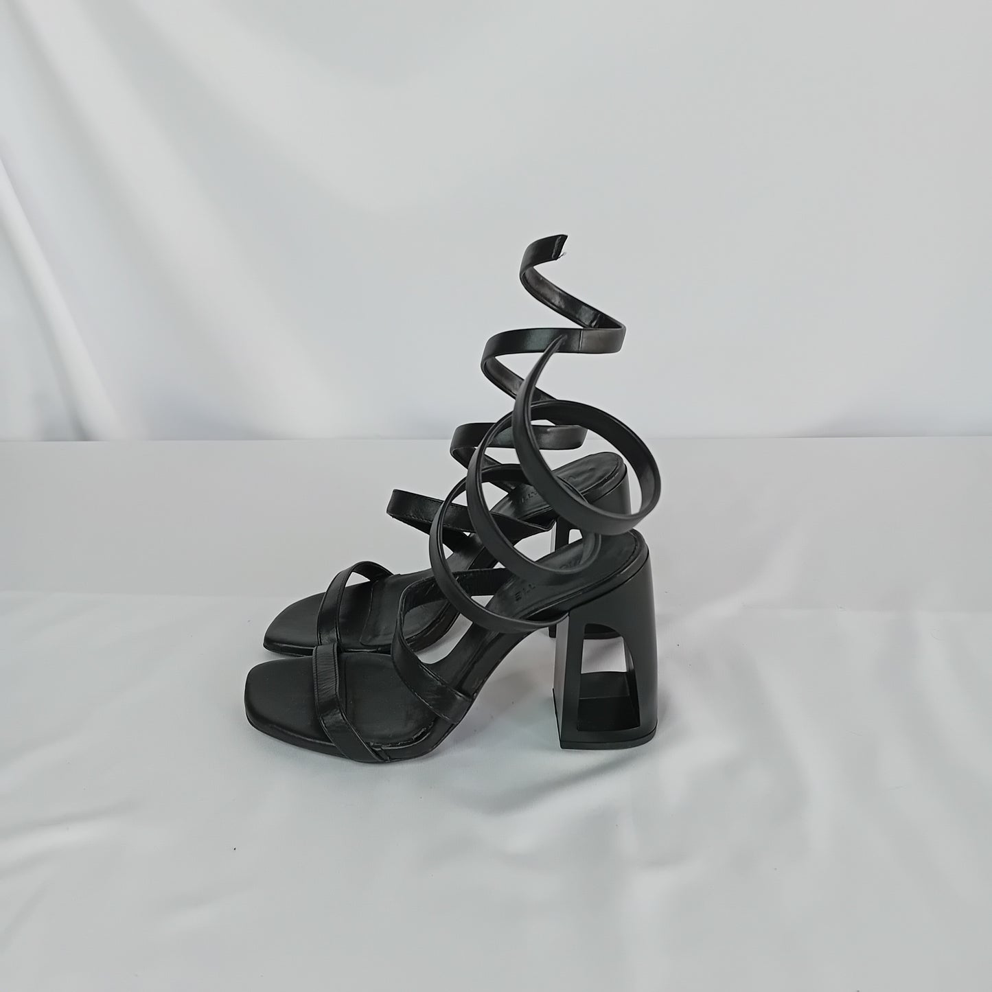 Vic Matie black sandals