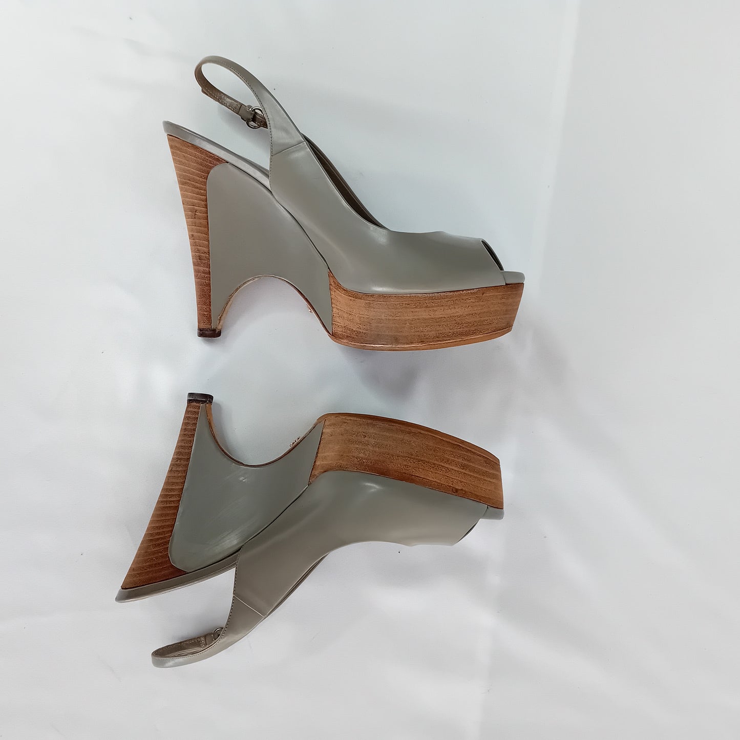Gucci grey sandals