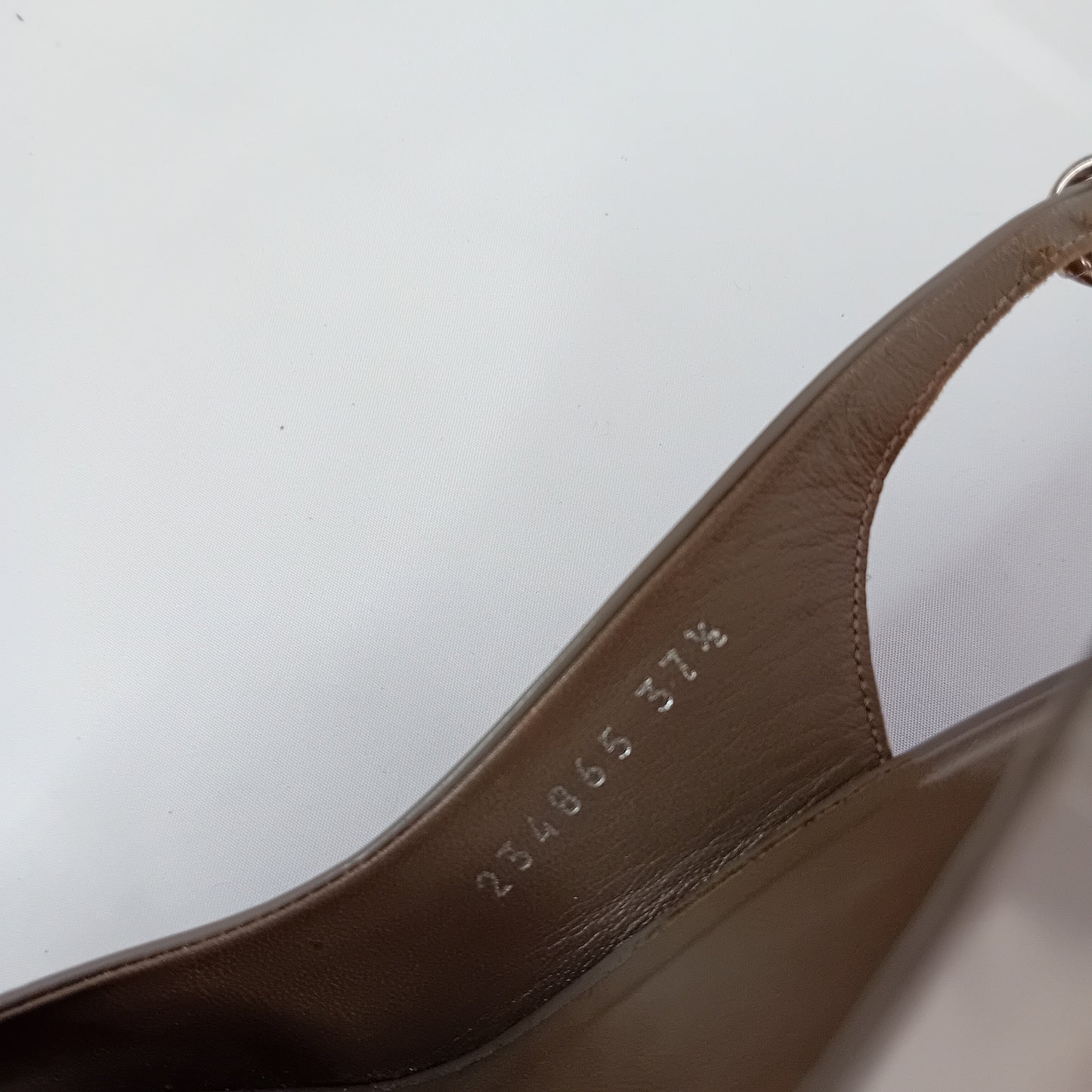 Gucci grey sandals