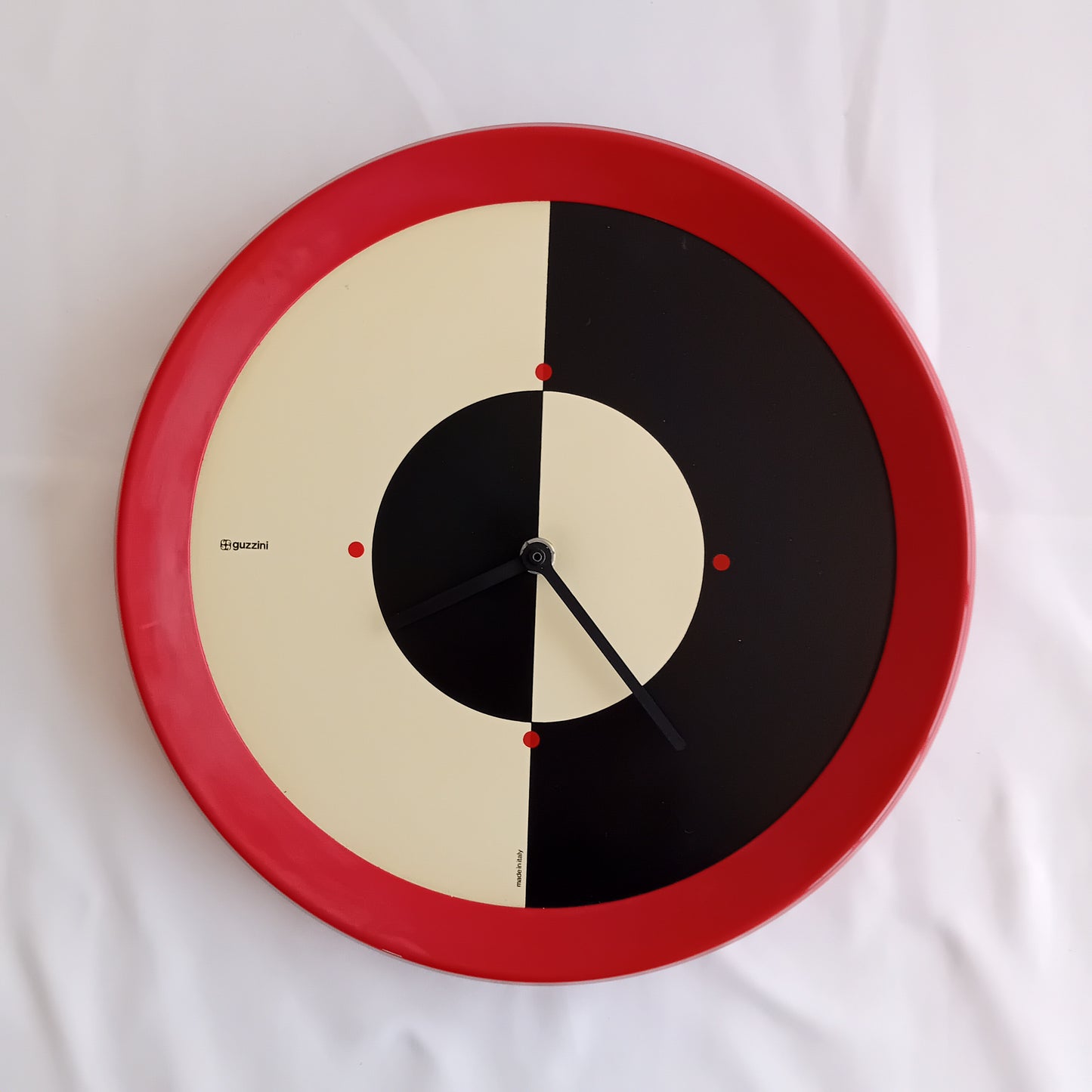 Orologio postmoderno Guzzini di Bruno Gecchelin