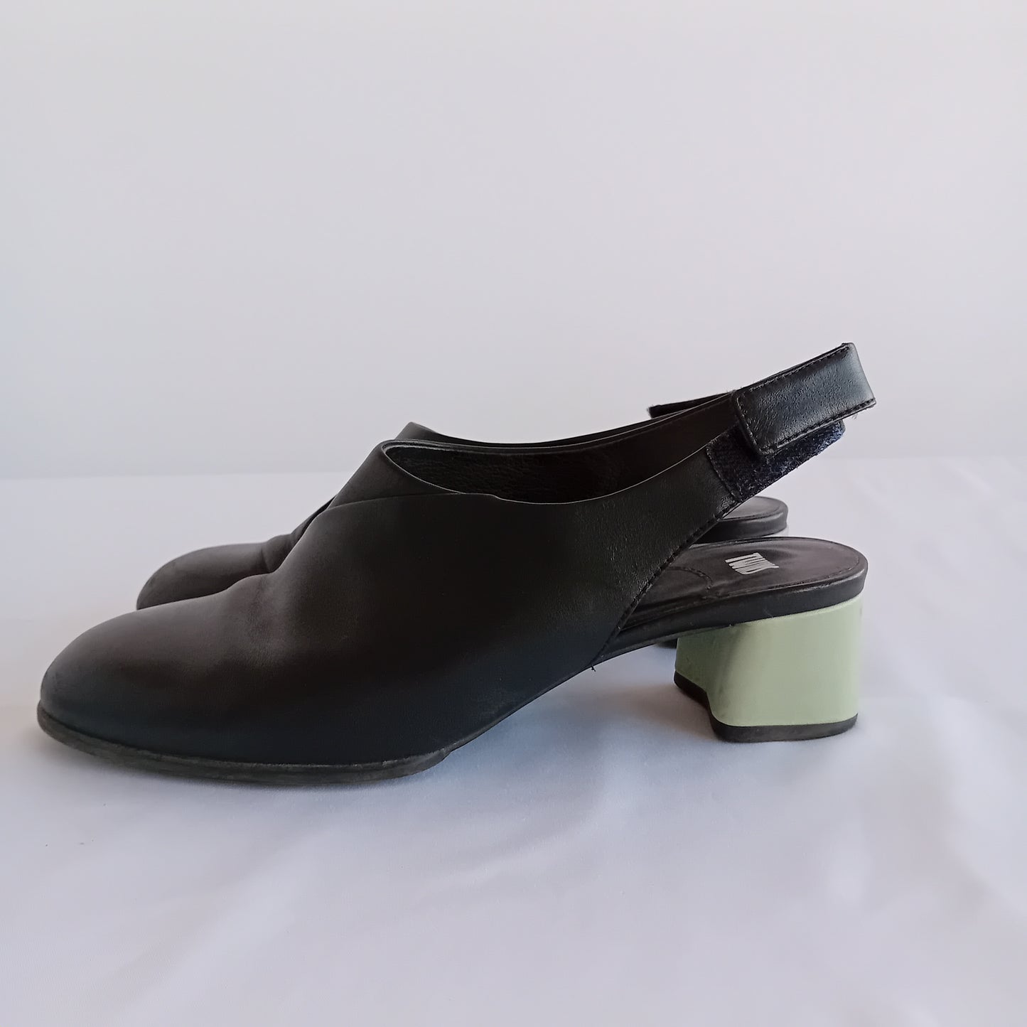 Camper black slingback