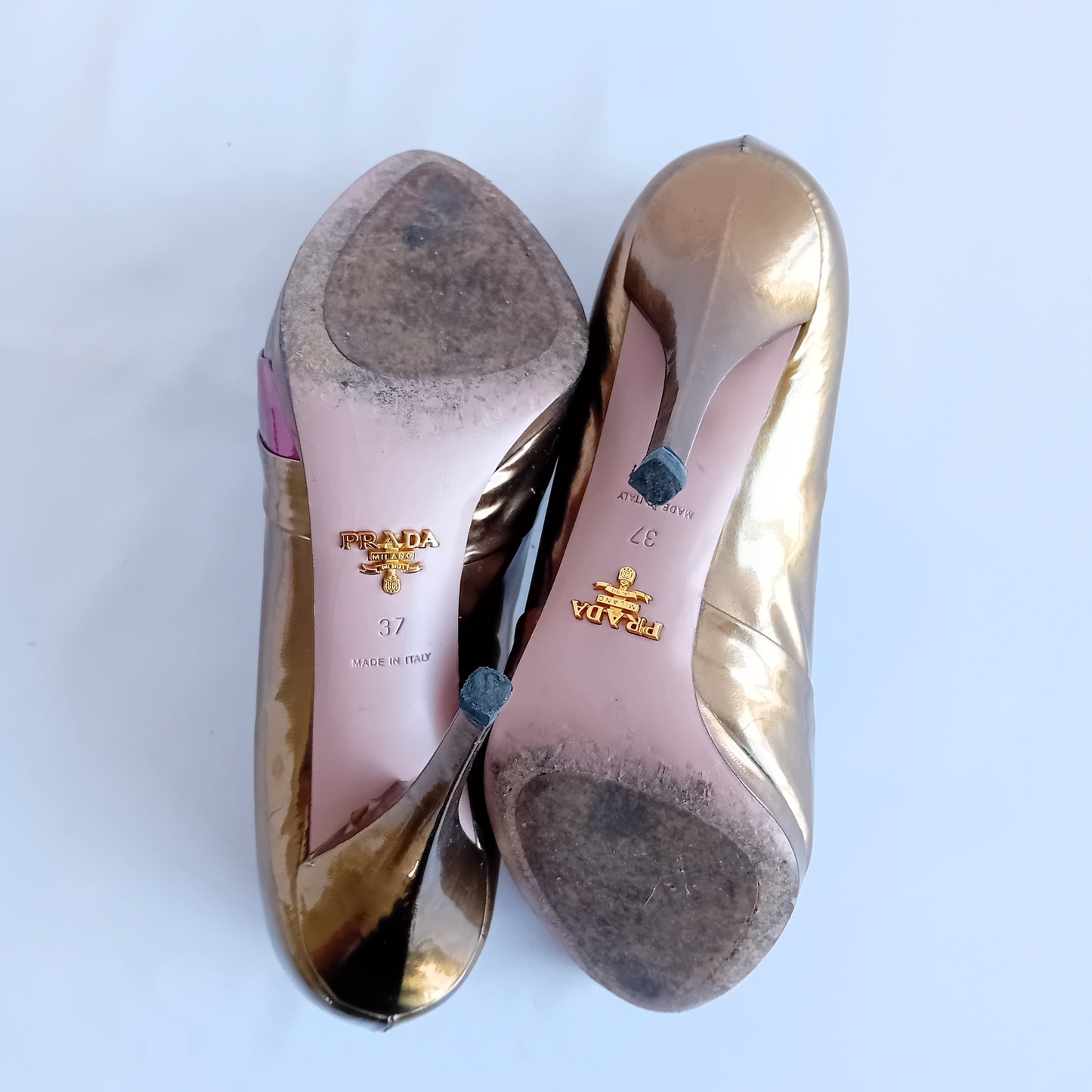 Pep toe PRADA gold