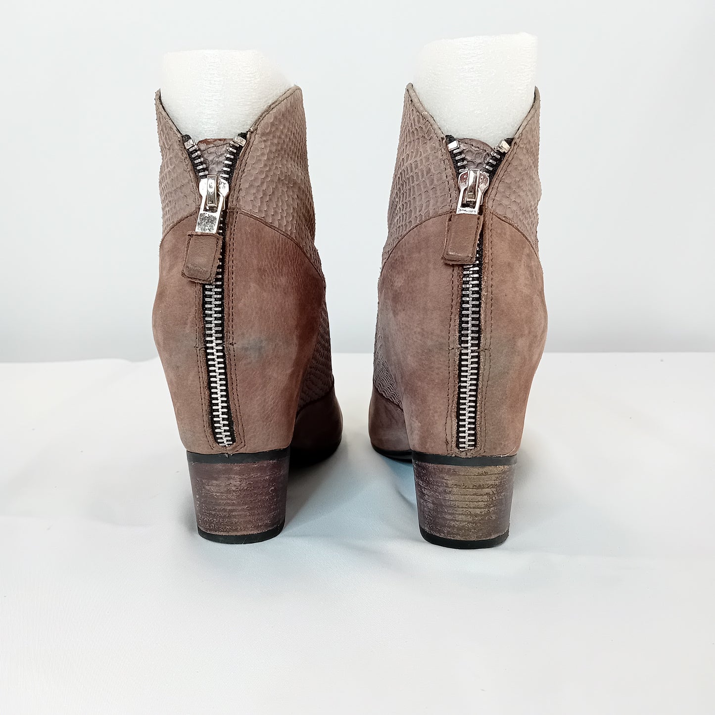 Lola Cruz bootie