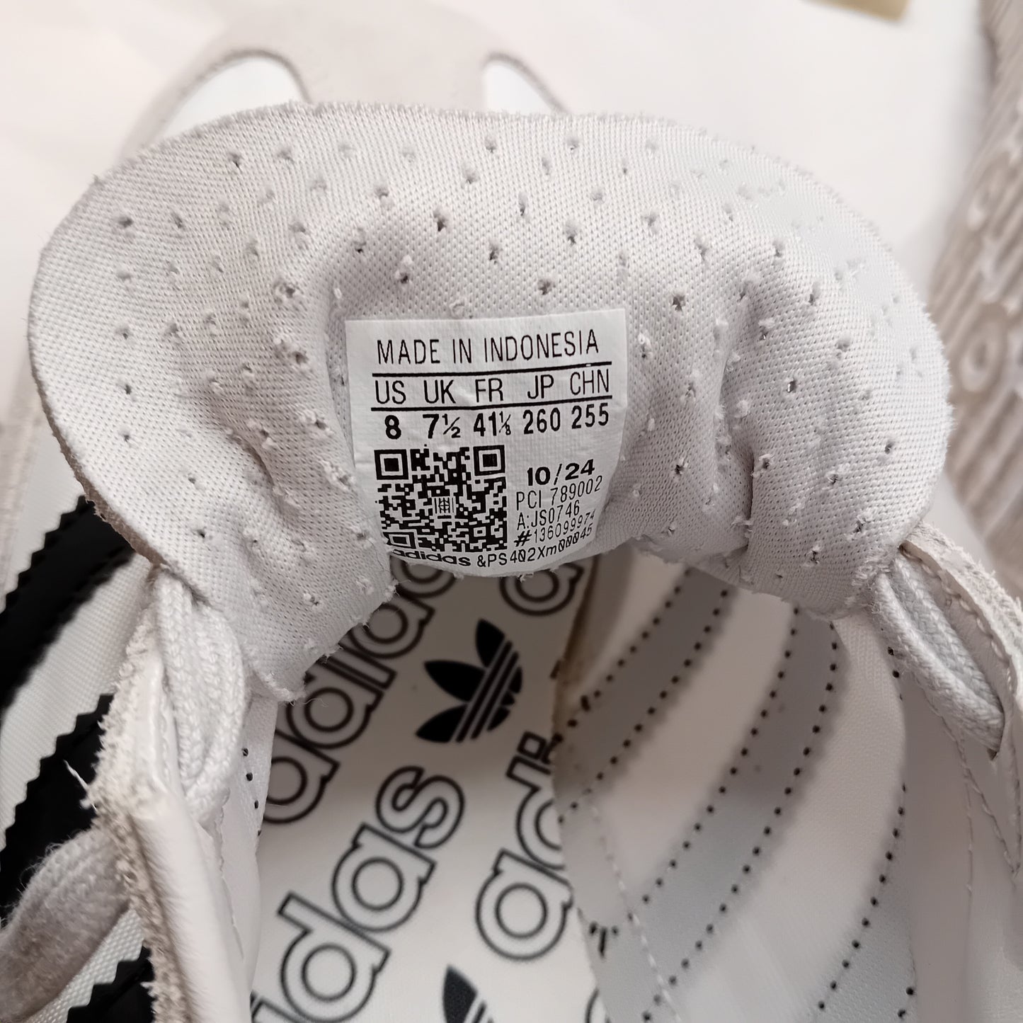 Adidas SL