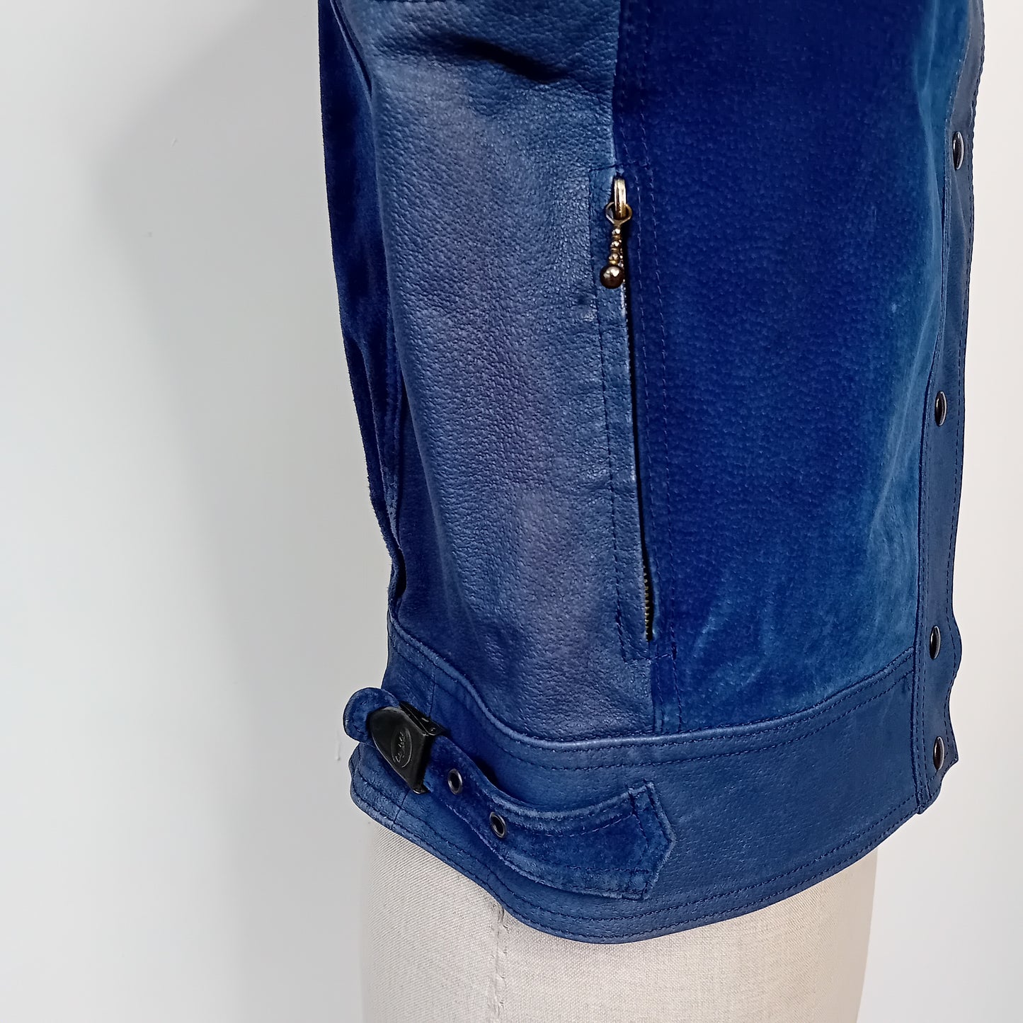 Gilet vintage in pelle blu