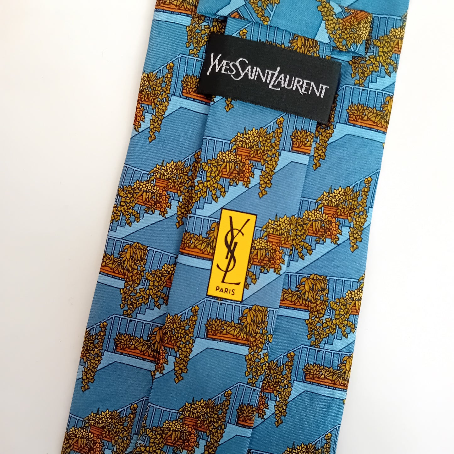 Yves Saint Laurent cravatta