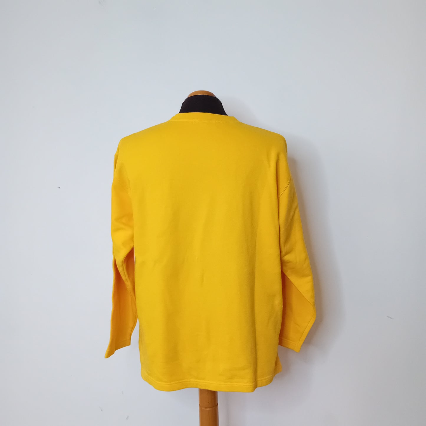 Emmanuel Schivili felpa