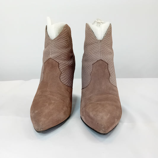 Lola Cruz bootie