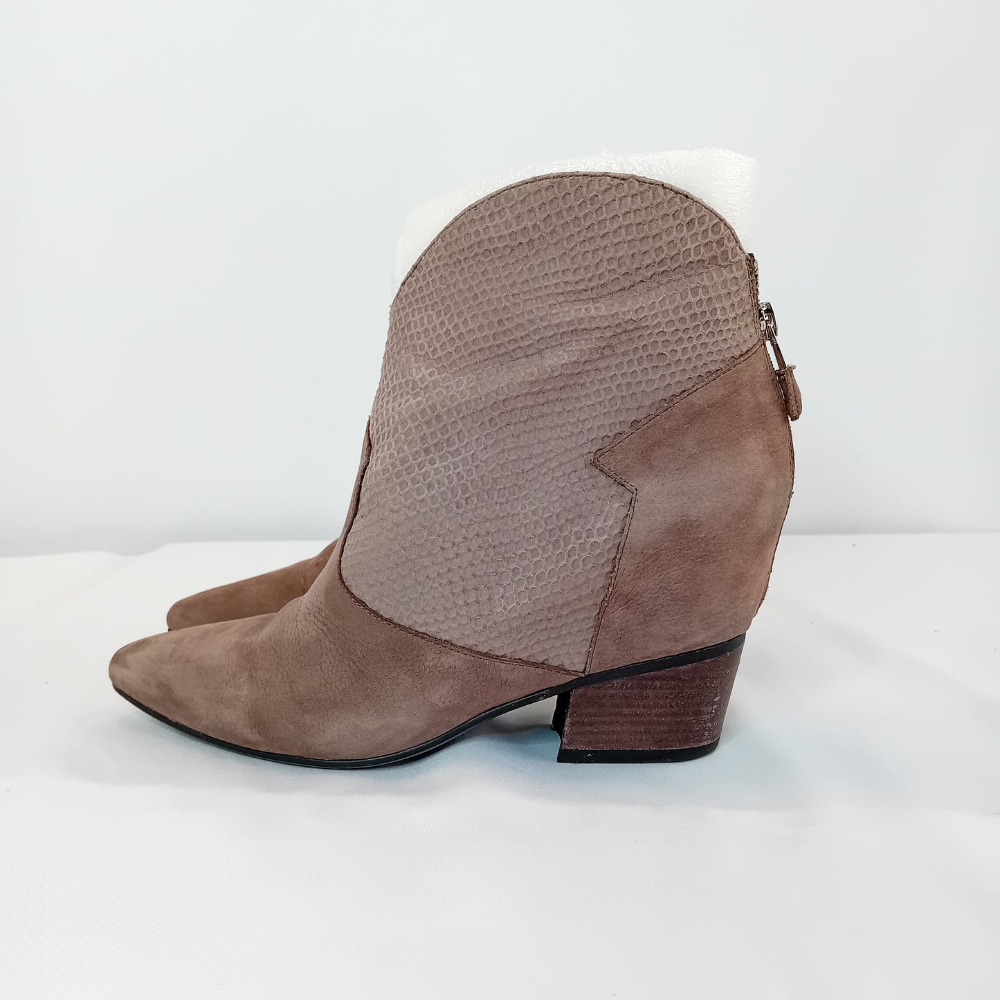 Lola Cruz bootie