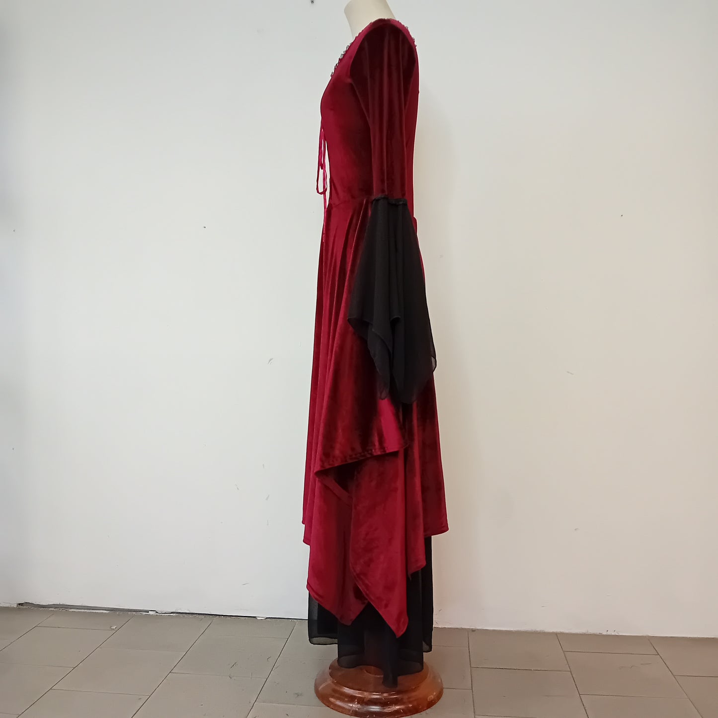 Abito SINISTER  bordeaux