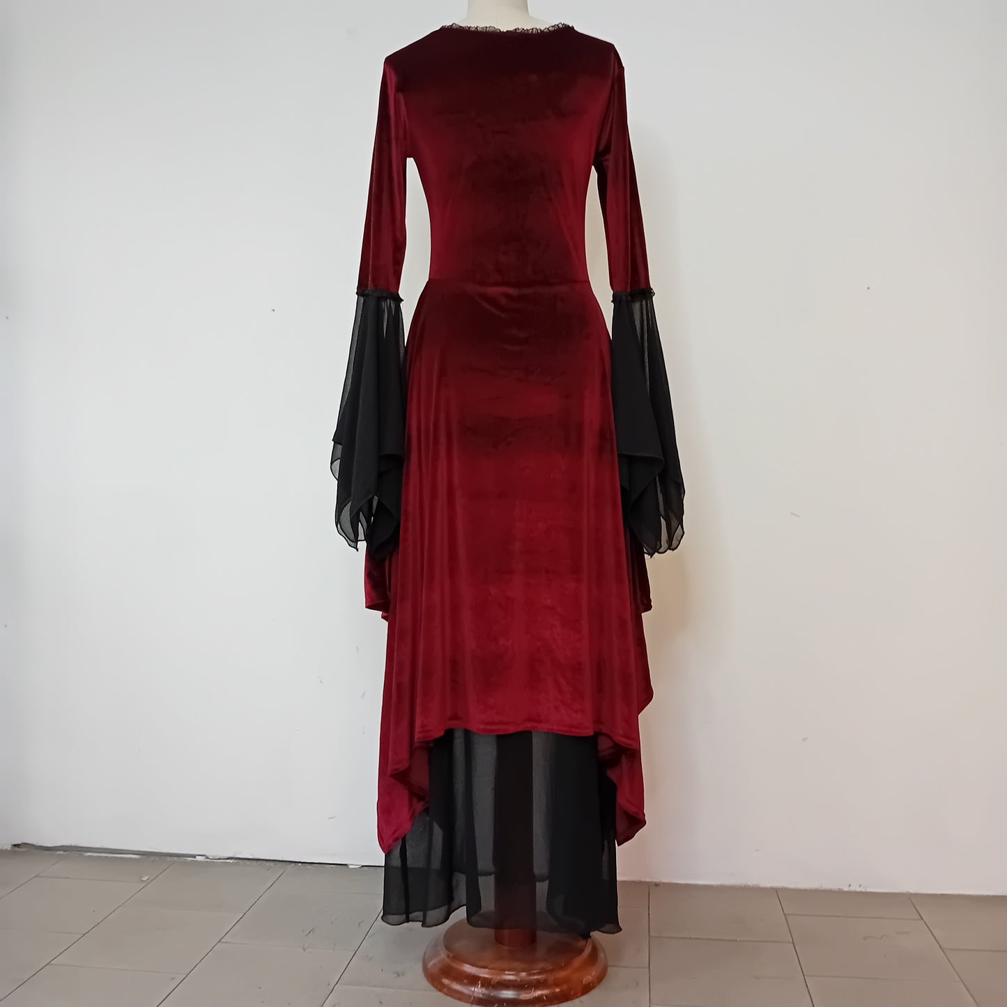 Abito SINISTER  bordeaux