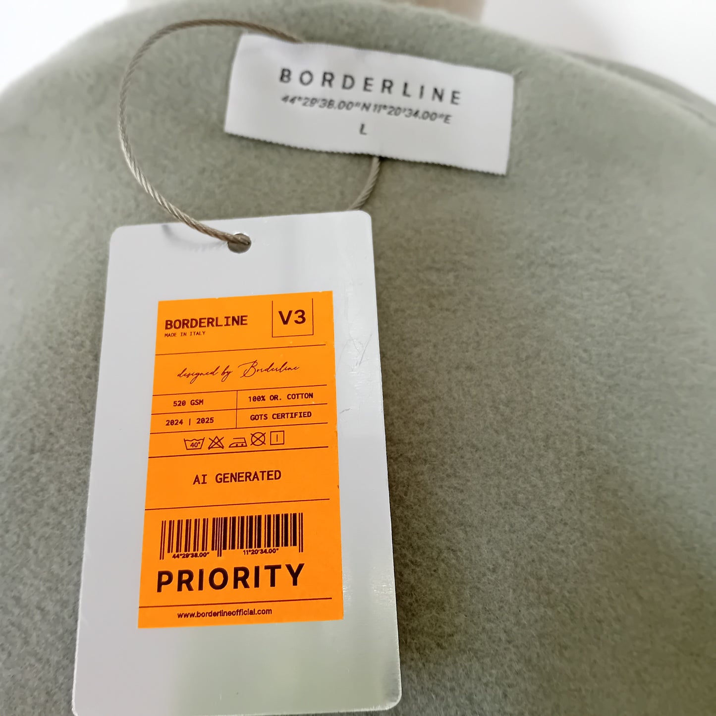 Borderline hoodie v3