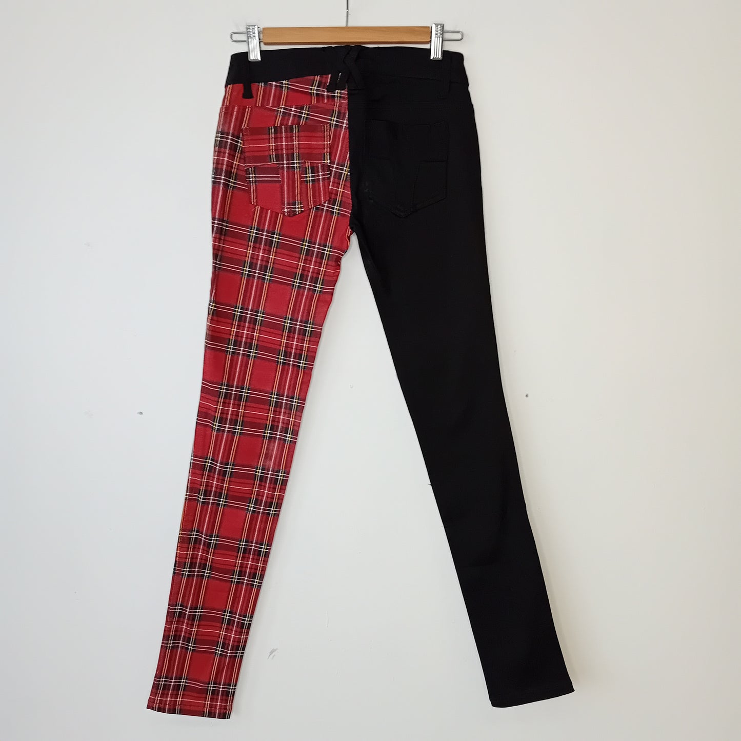Pantaloni TRIPP NYC skinny