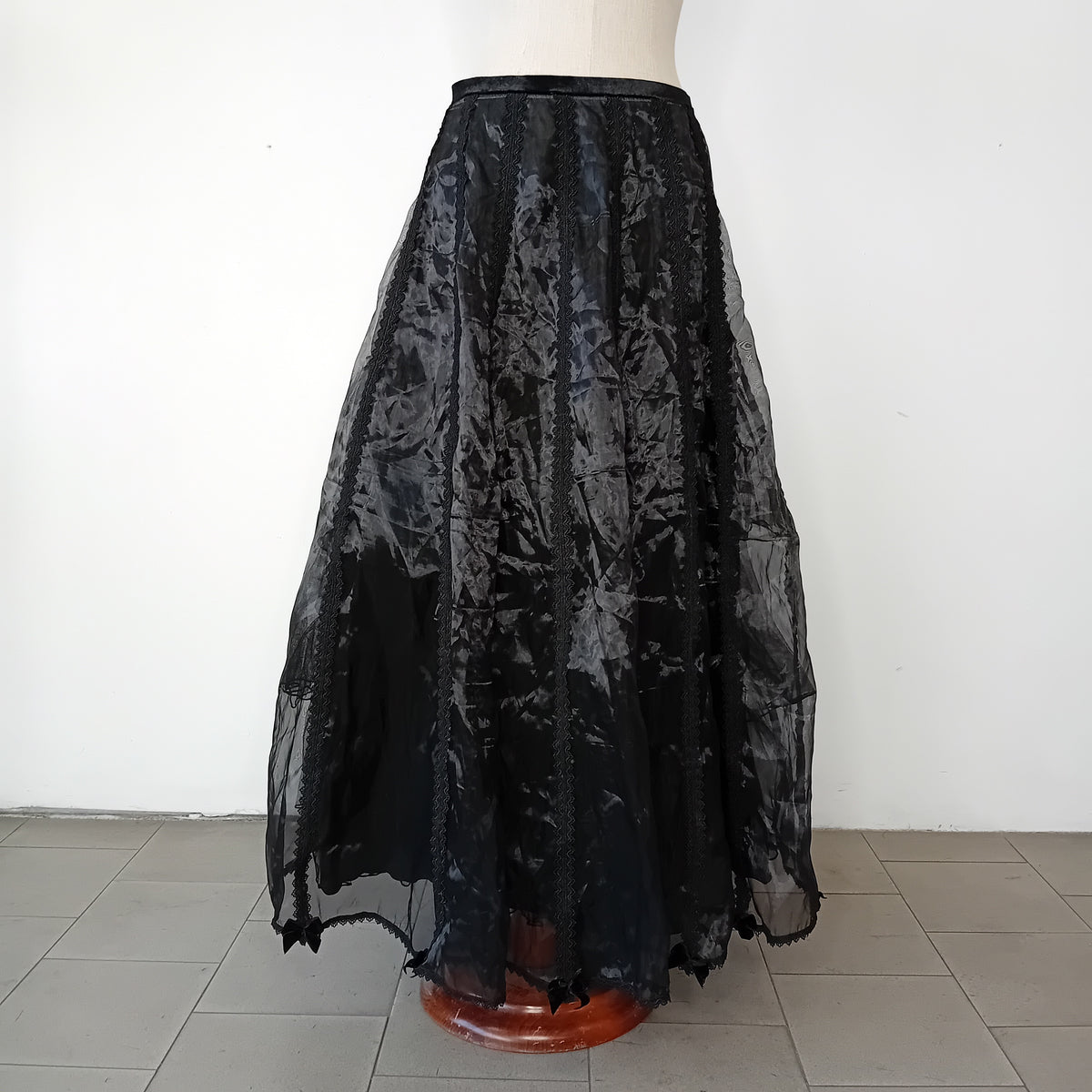Gonna SINISTER pizzo e velluto