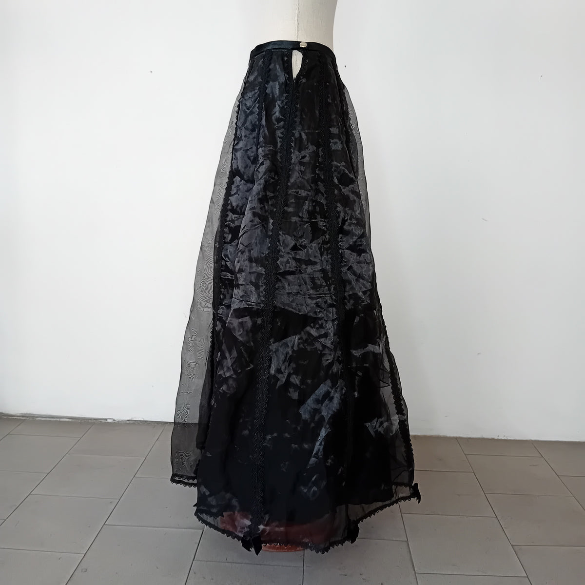 Gonna SINISTER pizzo e velluto
