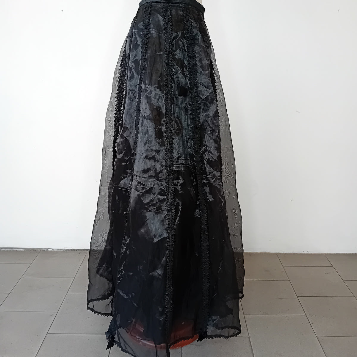 Gonna SINISTER pizzo e velluto