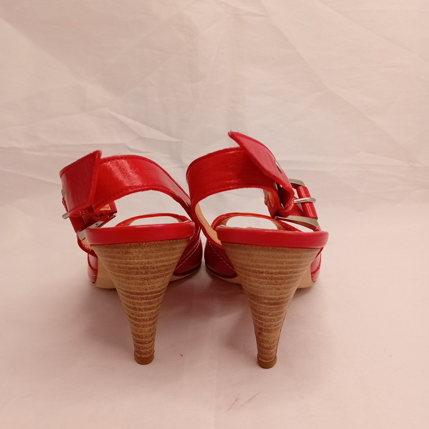 The saddler slingback