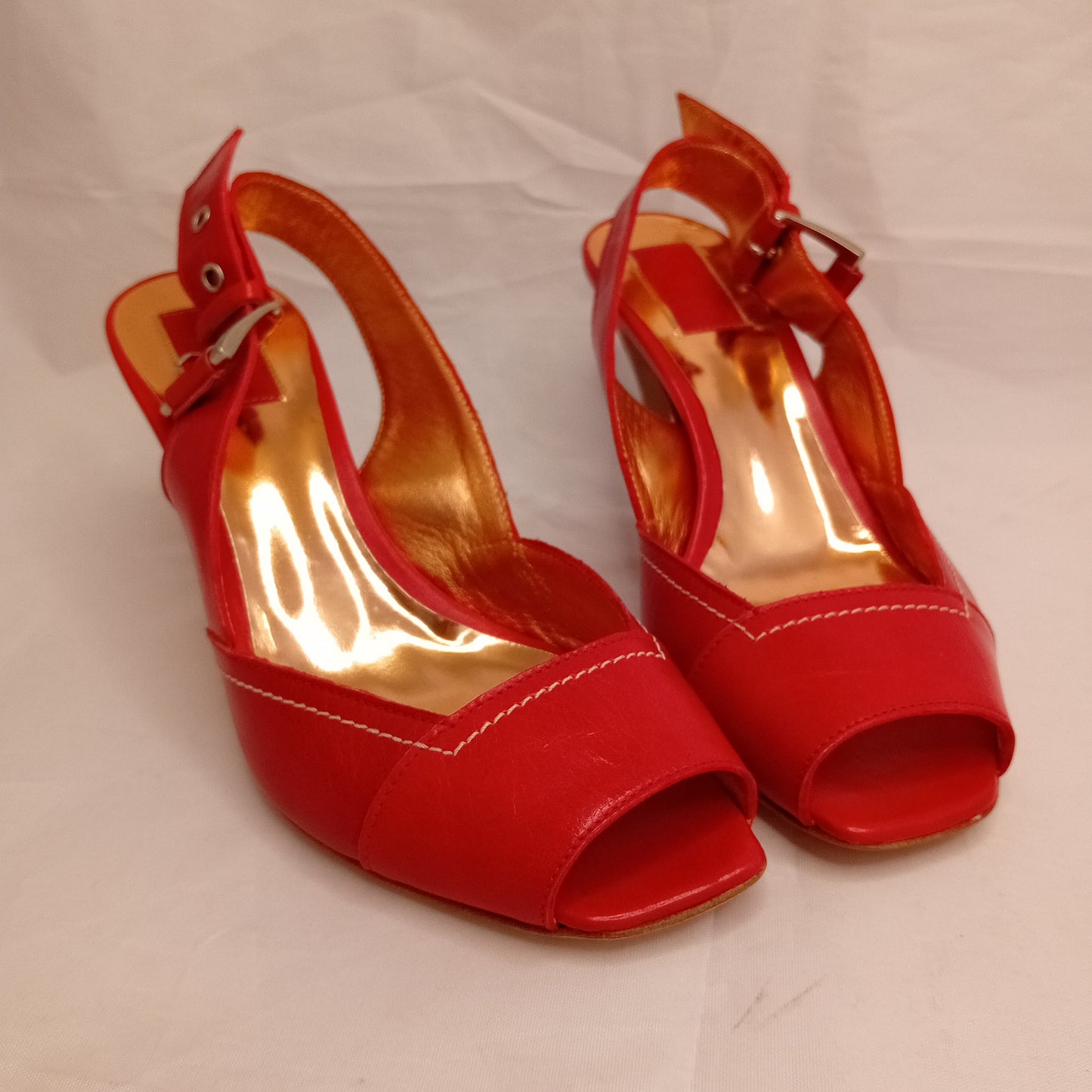 The saddler slingback